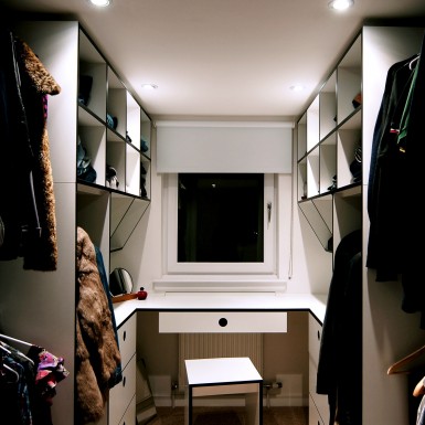 walk in wardrobe